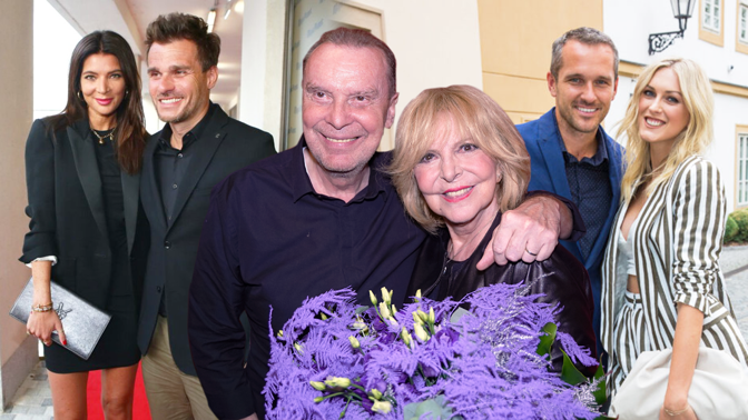 Zásnuby českých celebrit: Kdo se připravoval půl roku, kdo dostal vynadáno a kdo si jich vůbec nevšiml?