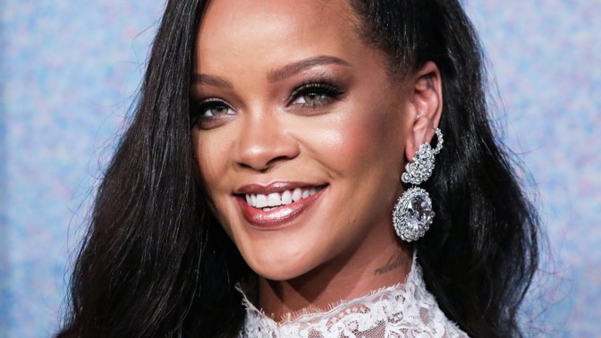 Rihanna je těhotná: 5 největších skandálů, kterými známá rebelka pobouřila svět
