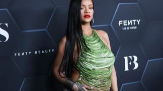 Těhotná Rihanna (33) si užívá rostoucí bříško: Chci celý den ležet na gauči, říká zpěvačka