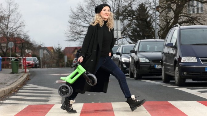 Máma na přechodu: Karel za mnou chodí ve snech, přiznala jsem mu, že mám novou rodinu, líčí Vendula Pizingerová