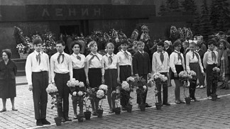 Strašení dětí v Rusku: Vyloučí tě z Pionýra a sní Baba Jaga, říkali rodiče malým zlobivcům