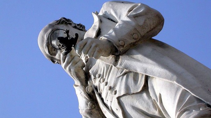 Bizarní žabí experiment: Italský kněz zasvětil život oplodňování zvířat, samcům nasazoval mini trenky