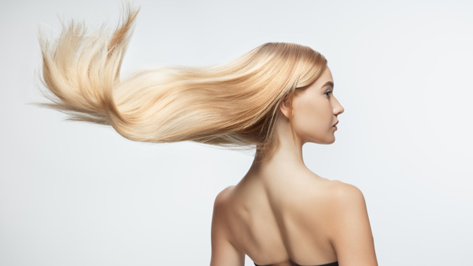 10 nejlepších vlasových olejů pro rok 2022: Které skutečně stojí za to si pořídit?