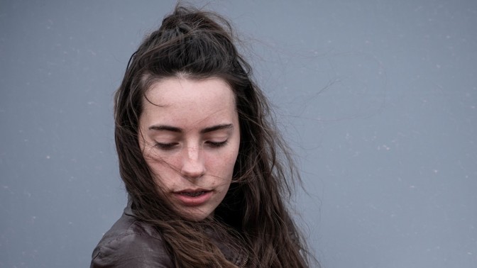 Róza (32): V kavárně mě balila cizí žena. Od té doby je mi pořád v patách