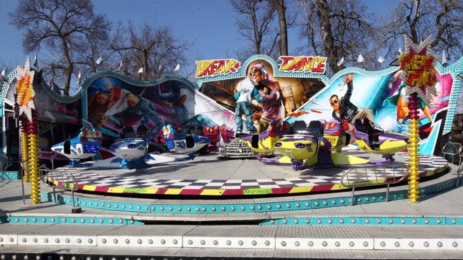 Matějská pouť 2022: Dorazí 60metrový booster Apollo 13 a největší řetízkový kolotoč v Evropě