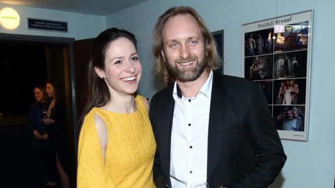 Herečka Veronika Kubařová má vyhraněný názor na sociální sítě i ženskou krásu: Co si myslí o stárnutí?