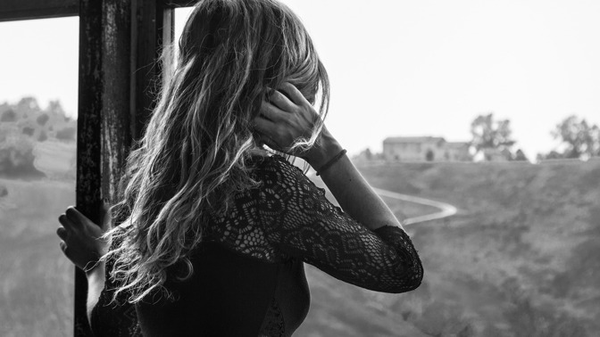 Natálie (19): Bydlíme naproti krematoriu a v noci s mamkou pozorujeme něco děsivého