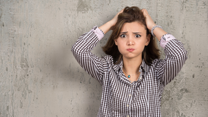 Klára (25): Kamarádce jsem dohodila svého bratra, teď nedobrovolně poslouchám historky z jejich ložnice