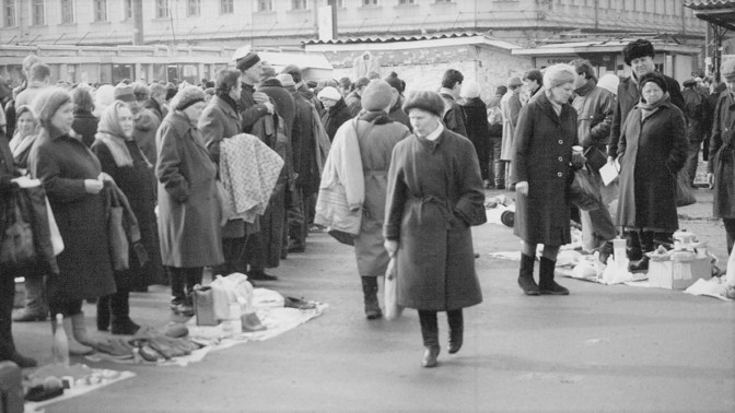 Devadesátky na ruský způsob: Vodka místo výplaty, za rubl nešlo pořídit prakticky nic