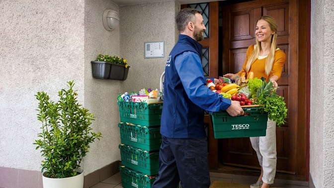 Tesco Online nákupy v Praze snížily cenu za dovoz až o 30 %