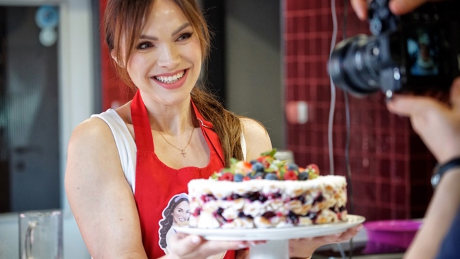 Kamila Nývltová připravuje kuchařku plnou vlastních receptů: Přibírá během jejího psaní?