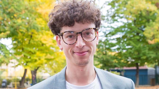 Jan Cina se v recitálu Marta promění ve Václava Neckáře. Pro roli si našel ideálního konzultanta