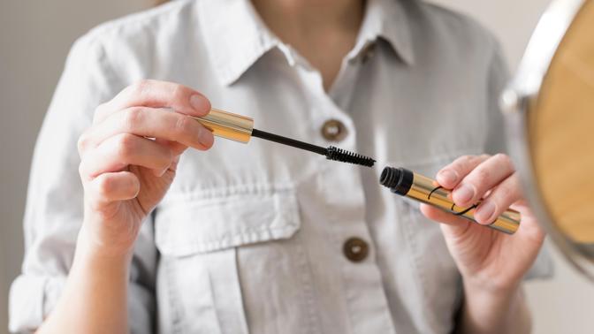 Vyberte si správnou řasenku: Která zajistí uhrančivý pohled ženám s krátkými, rovnými či jemnými řasami?