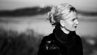 Danka (43): Manžel se spřátelil s mladým sousedem a začal flámovat. Vůbec se mi to nelíbí