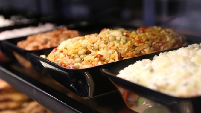 Žabka zavedla obslužný pult. Nabízí polévky i hotová jídla