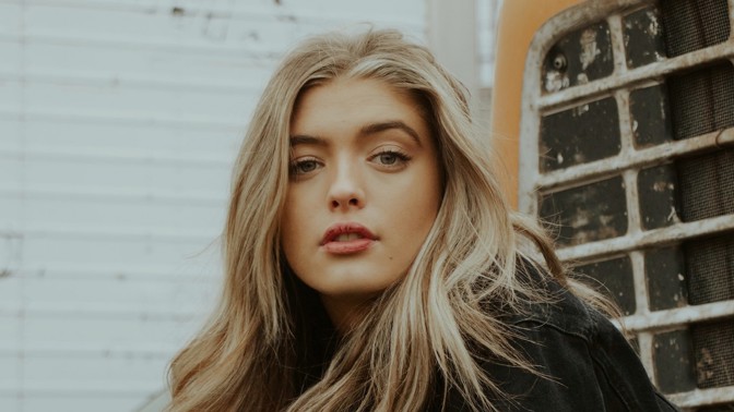 Šárka (21): Zesnulá kamarádka mi kdysi darovala hrací truhličku. Dnes už chápu, proč na tom tak trvala