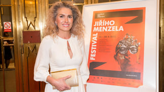 Olga Menzelová zazářila na poctě manželovi: Ukázala šediny a pobavila historkou o slavném herci