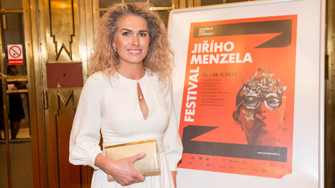 Olga Menzelová zazářila na poctě manželovi: Ukázala šediny a pobavila historkou o slavném herci