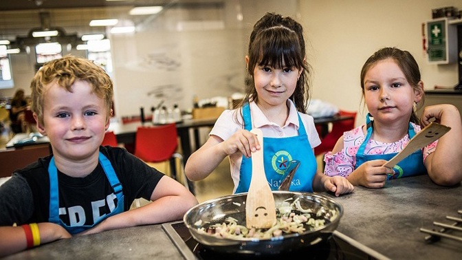 Pusťte děti do kuchyně! Přihlašování do Finále Zdravé 5 právě běží
