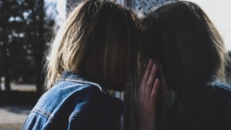 Marika (27): Kamarádku jsem přemluvila k rozchodu, miluji totiž jejího přítele. Nedopadlo to dobře
