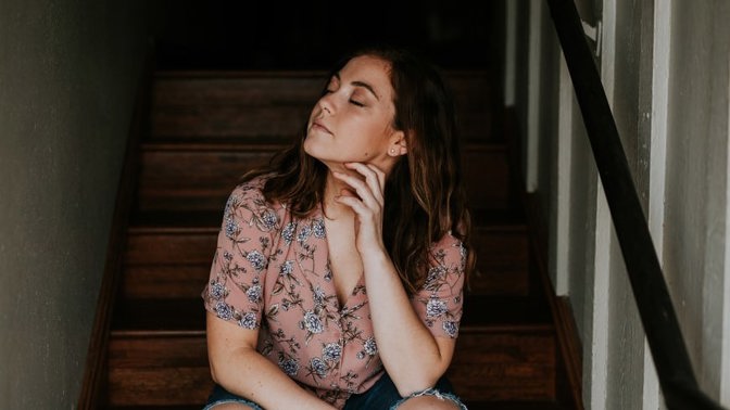 Monika (35): Všechny hodiny mé matky se zasekly ve stejném čase. Přišla mi oznámit svůj odchod