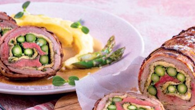 Chřestová roláda z panenky s bramborovou kaší: Chutná jarní večeře pro celou rodinu