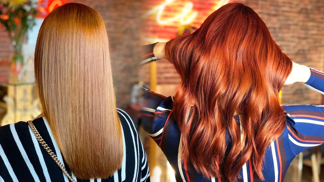 35 účesů pro ženy okolo pětatřiceti: Trendy jsou v roce 2022 výstřední barvy, wolf cut či balayage