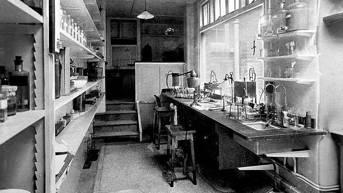 Kontroverzní dvojice Masters a Johnson: Sexuální revoluci započali v laboratoři, pak ale šlápli vedle