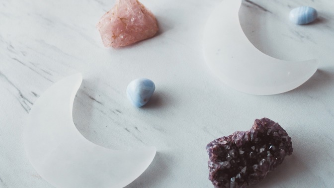 Drahé kameny podle znamení – Kozoroh: Přehled kamenů, které ovlivní vaši životní cestu a horoskop