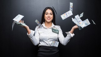 Velký horoskop peněz a kariéry na květen 2022: Vodnáři získají nečekané bohatství a Váhám hrozí změna práce