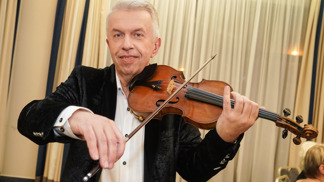 Houslista Jaroslav Svěcený miluje módu: Hledám inspiraci u žen a rád jim kupuji šaty