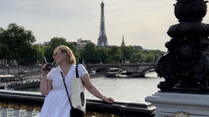 GLOSA: Romantická Paříž z filmu je minulostí, vládnou jí lovci dokonalých fotek na sociální sítě