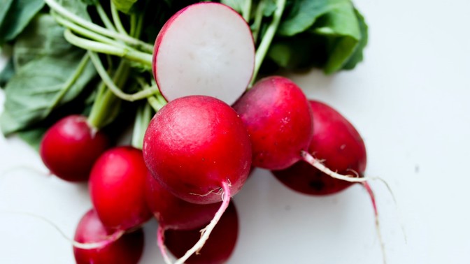 Ředkvičky: Jarní pochoutka plná vitamínů se hodí do pomazánek, ale báječná je i v polévce