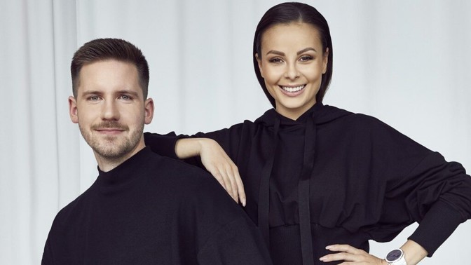 Návrhář Zoltán Tóth radí ženám s křivkami, jak se obléknout, aby byly šik. Jak hodnotí styl Moniky Bagárové?