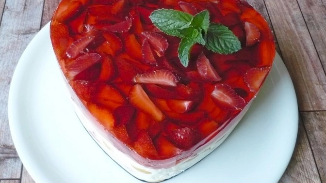 Jahody v kuchyni: Báječné jsou čerstvé, ale zkusit můžete i nepečený dort s tvarohem