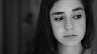 Ester (27): Když partnerovi krachlo podnikání, ztratil chuť vydělávat. Maká za pásem a rodinu financuji já