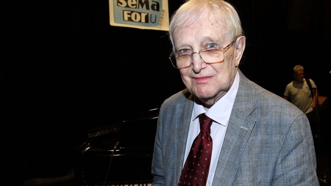 Neuvěřitelně vitální Jiří Suchý: V kondici se udržuji jednoduše - nekouřím, nepiju a hlavně nesportuju