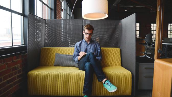 Digitální generace Z: Jací jsou současní dvacátníci a proč nebývají úspěšní v zaměstnání?