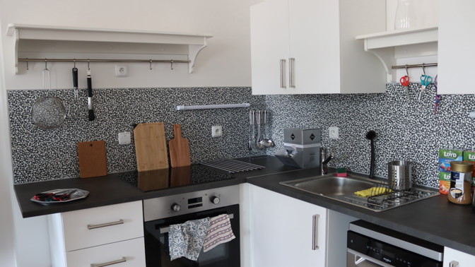 Jak vypadá krizový byt pro týrané ženy? Nahlédli jsme do utajeného místa pro oběti domácího násilí