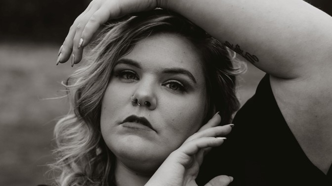 Michaela (34): Manžel se mě na koupališti zeptal, proč nevypadám jako ta hubená kráska