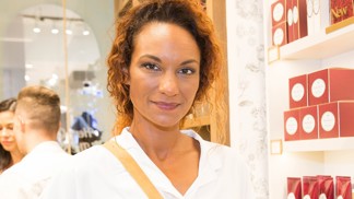 Akné si v mládí přelepovala a kreslila přes náplast srdíčka: Dnes už se za něj nestydím, říká Lejla Abbasová