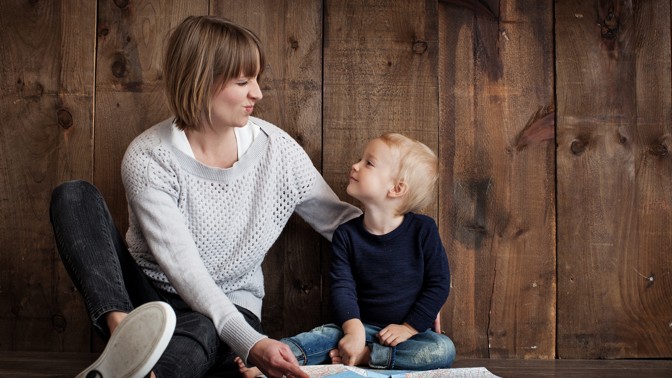 PORADNA: Chci vést syna k pokoře a laskavosti. Zkušená koučka radí, jak toho v dnešním světě dosáhnout