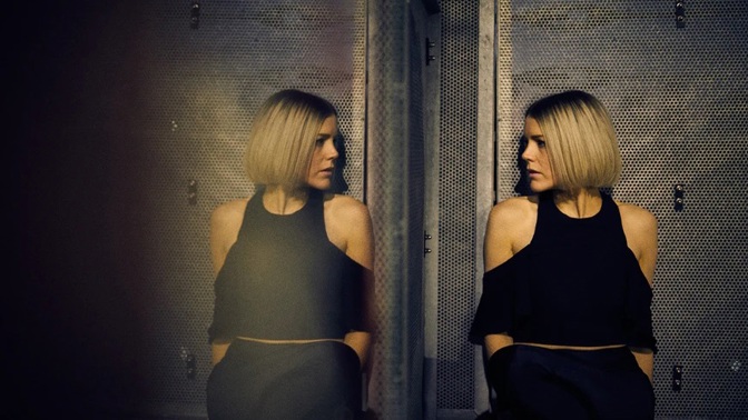 Apolena (25): Vždycky jsem se bála zrcadel. Děsí mě, co v nich vidím