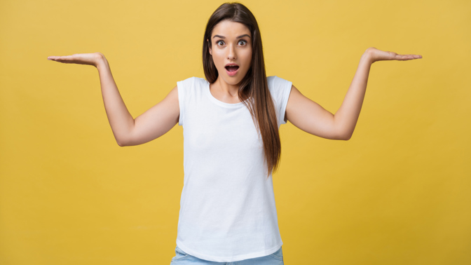 Lenka (29): Táta se po rozvodu dočista zbláznil, chodí s holkami v mém věku. Dělá nám ostudu