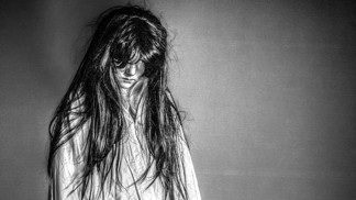 Exorcismus Anny Ecklund: Šplhala prý po zdi, vysvobodil ji až muž, kterého se zlo bálo