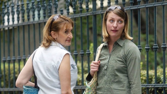 Účastníci zájezdu: Mateřské rady Evy Holubové, sarkastická Anna Polívková a legendární hnědé podšálky