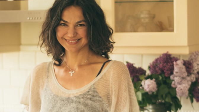 Biokuchařka Hanka Zemanová: Lokálních superpotravin je spousta, příroda nám je strká doslova pod nos