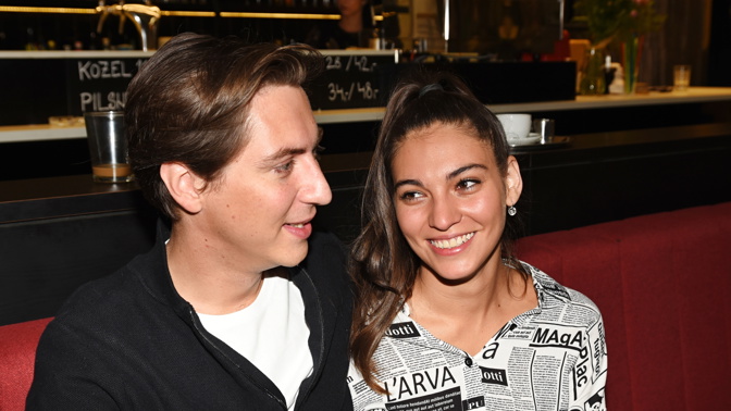 Těhotná přítelkyně Martina Donutila Sára Affašová ukázala bříško ve Varech: Vrátí se zpátky do seriálu Ulice?