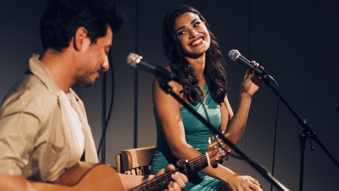 Zpívající modelka Andrea Kalousová v šoku: Mirai ji na křtu jejího singlu zaskočil nečekaným tahem