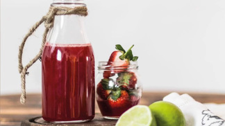 Sirupy. Víte, jak připravíte snadno a rychle ty nejlepší domácí?